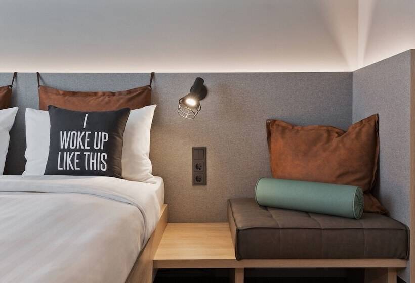 ホテル Moxy Lausanne City