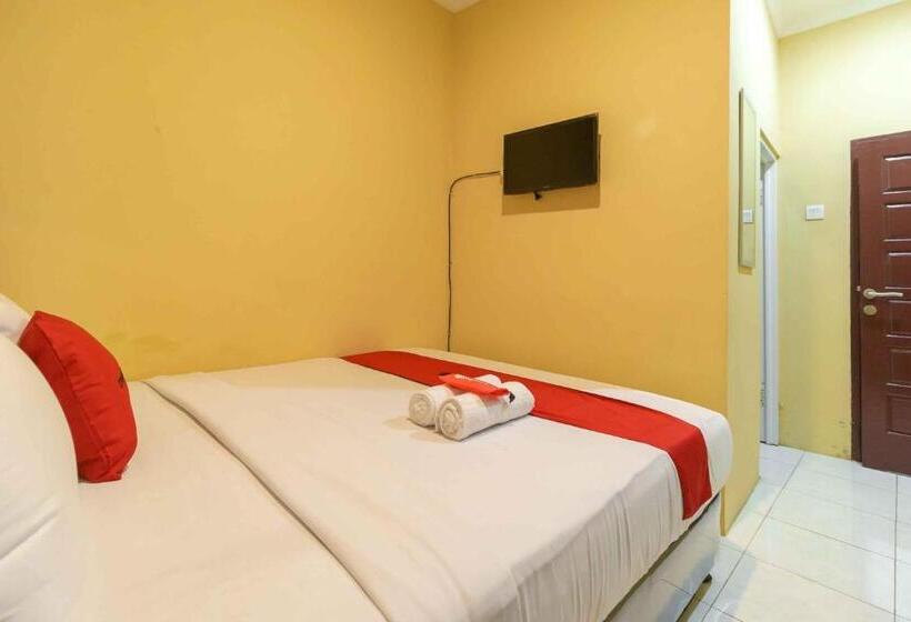 Отель Reddoorz Syariah Near Jam Gadang Bukittinggi 2