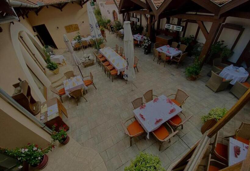 هتل Wagner Vendégudvar Panzió