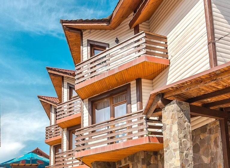 پانسیون Familiia