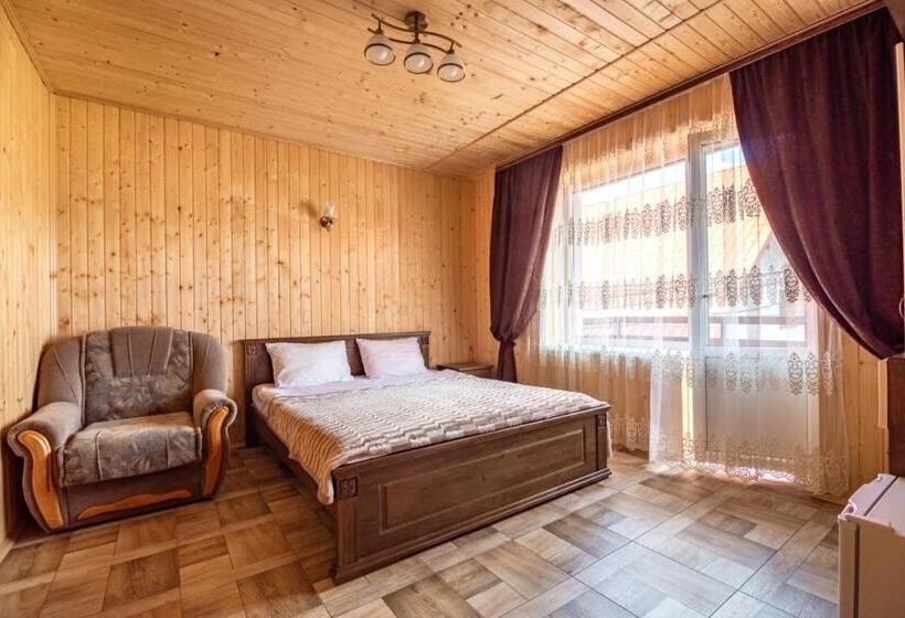 پانسیون Familiia