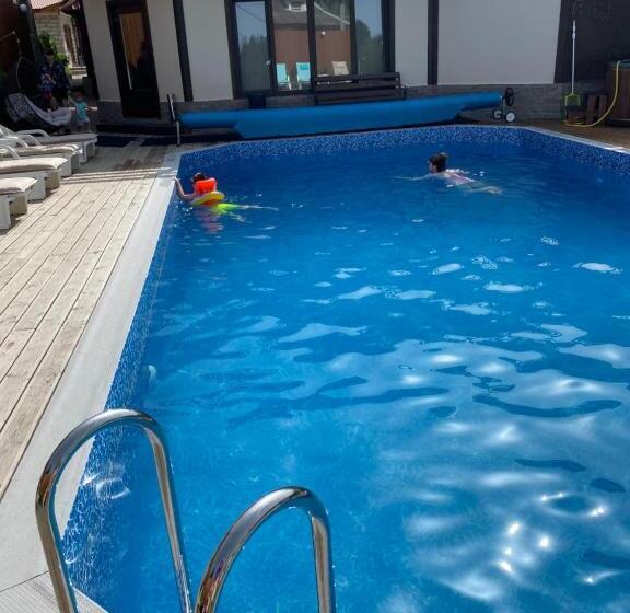 پانسیون Familiia