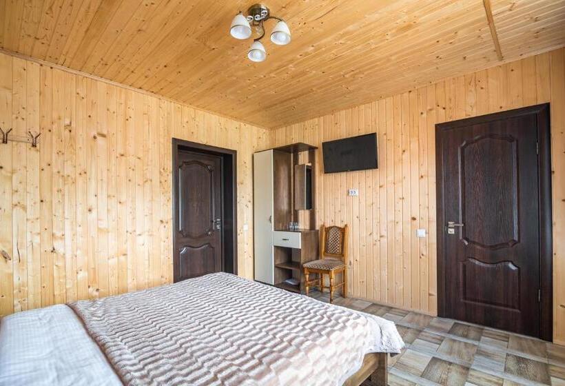 پانسیون Familiia