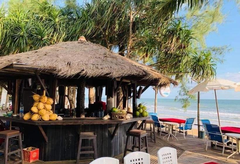 Chivaree  And Resort