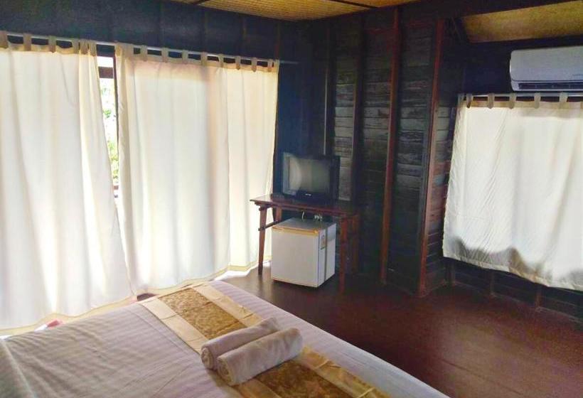 Chivaree  And Resort