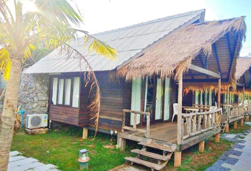 Chivaree  And Resort