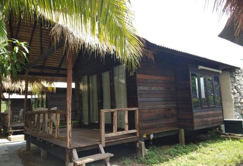 Chivaree  And Resort