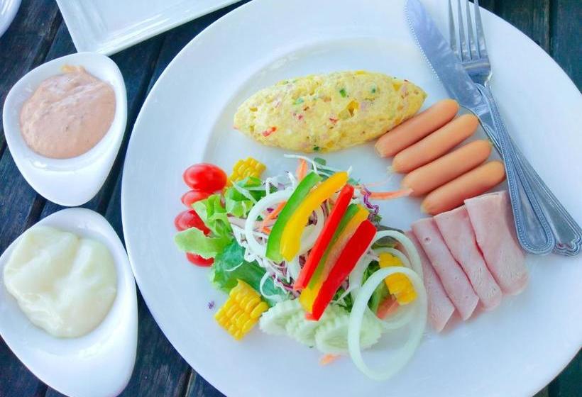 Chivaree  And Resort