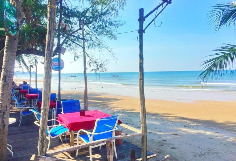 Chivaree  And Resort