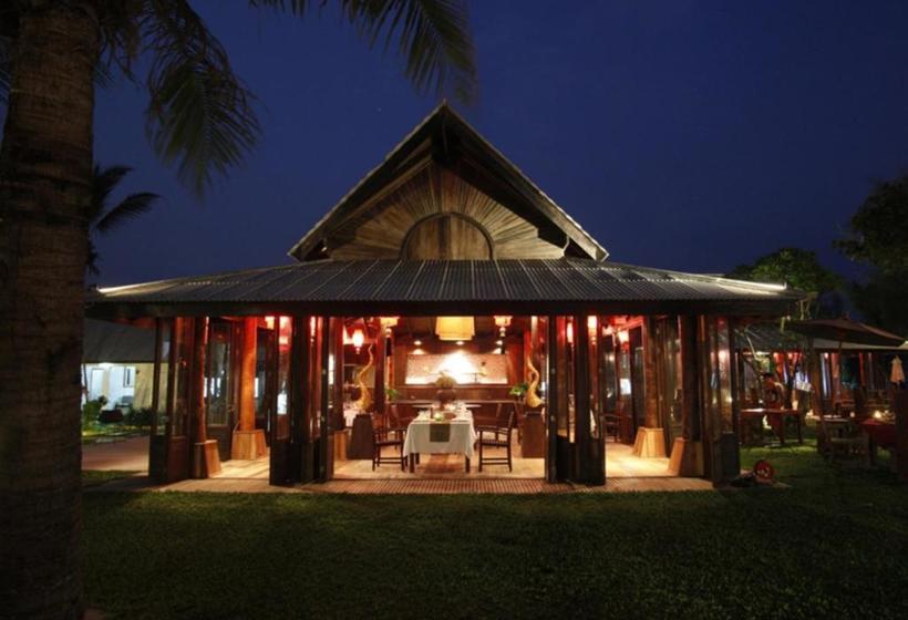 Chivaree  And Resort