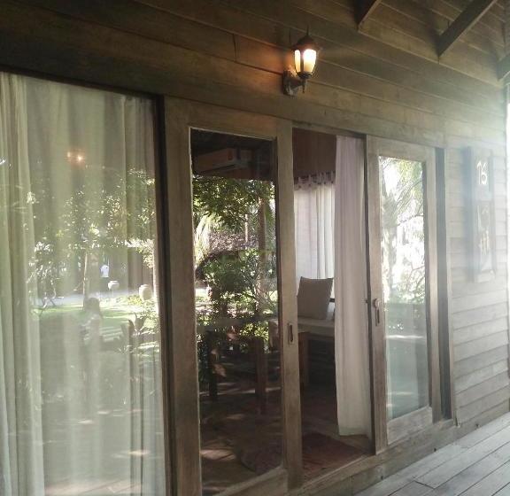 Chivaree  And Resort