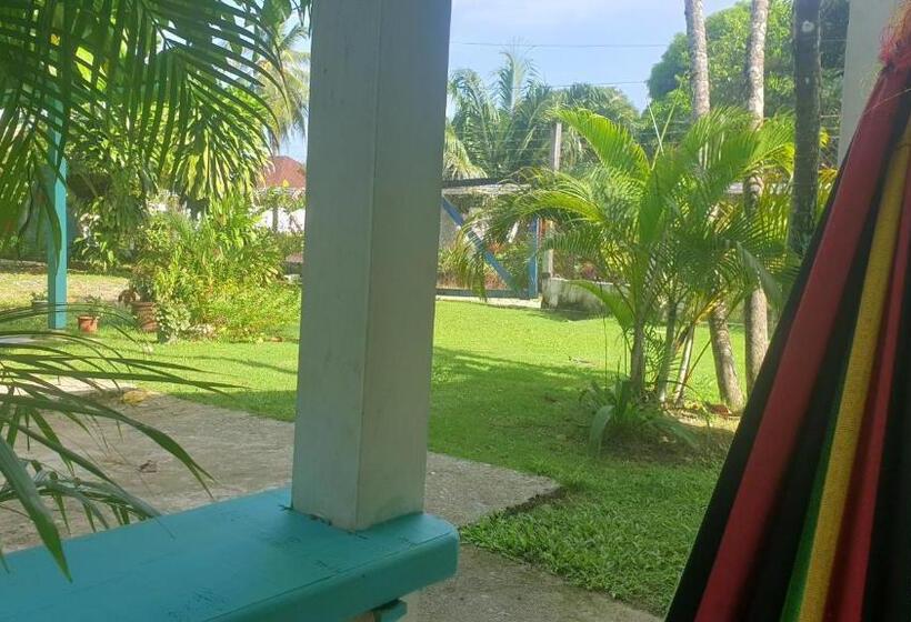 ホテル Cabañas Los Almendros