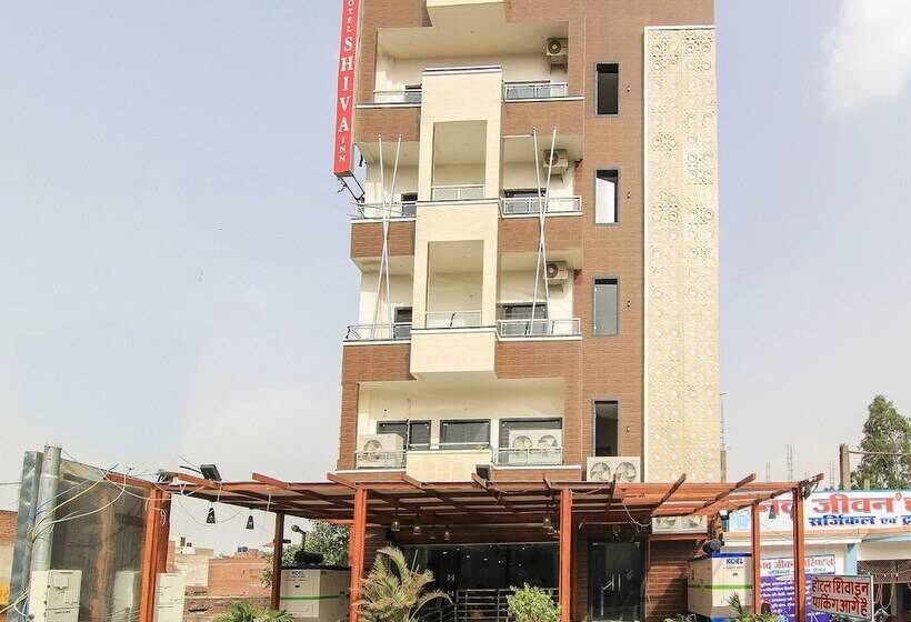 酒店 Capital O 15422 Shiva Inn