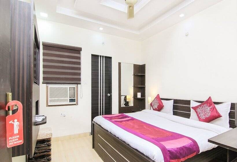 酒店 Capital O 15422 Shiva Inn