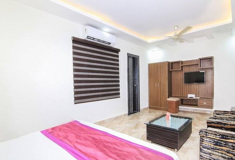 酒店 Capital O 15422 Shiva Inn