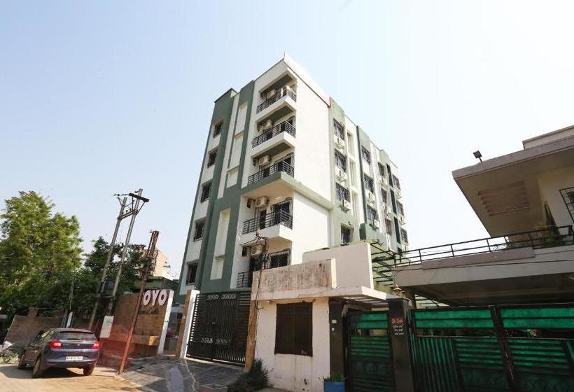 Hotel Collection O 19852 Queens Castle