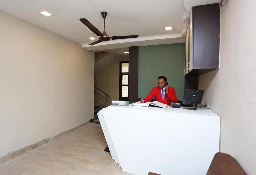 Hotel Collection O 19852 Queens Castle