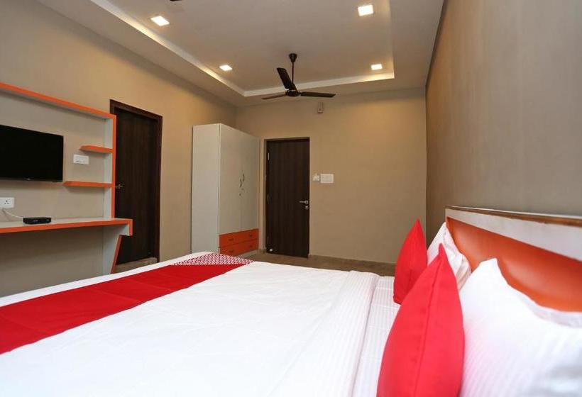 Hotel Collection O 19852 Queens Castle