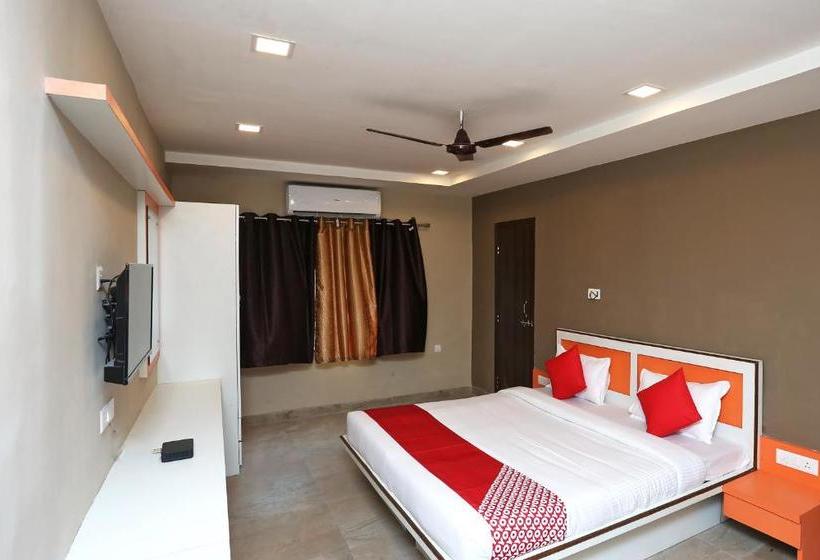 Hotel Collection O 19852 Queens Castle