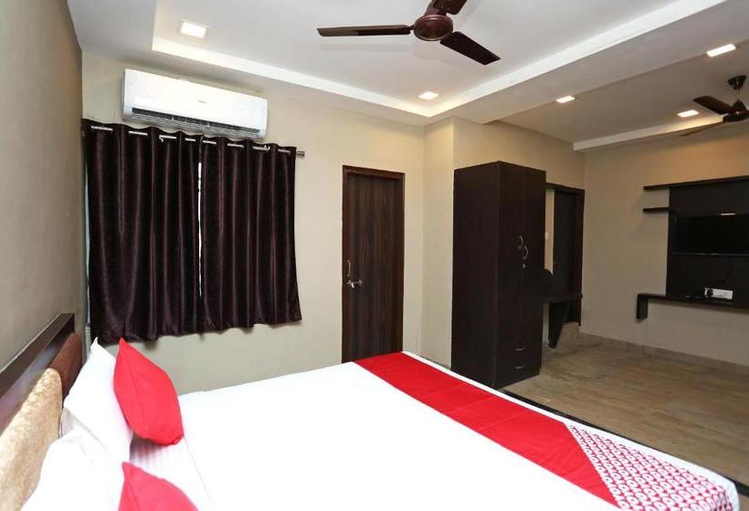 Hotel Collection O 19852 Queens Castle