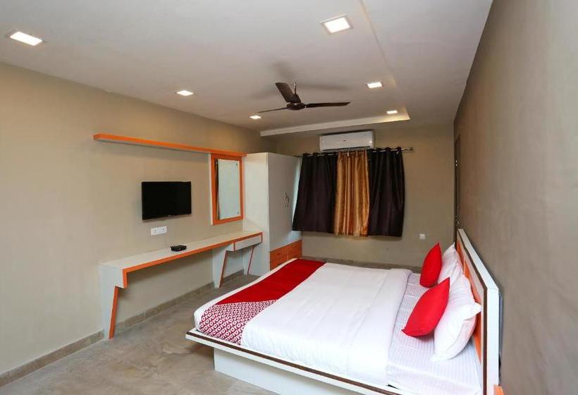 Hotel Collection O 19852 Queens Castle