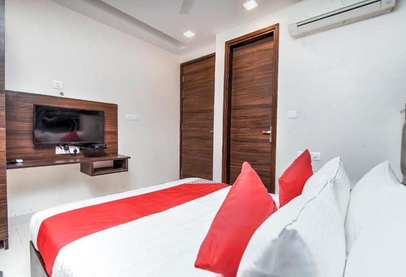 Hotel Collection O 19852 Queens Castle