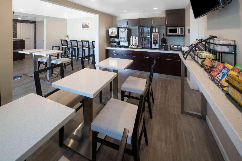 호텔 Days Inn By Wyndham Galt   Elk Grove South