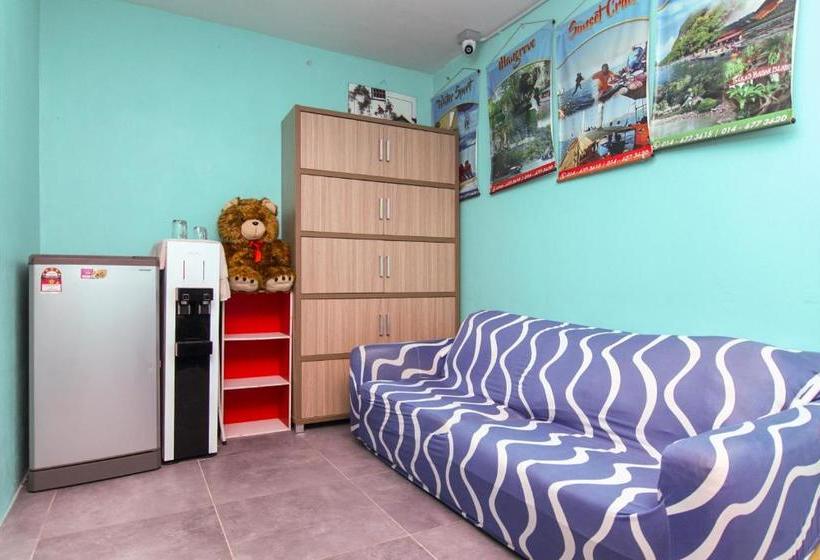 Отель Oyo 89517 Little Tanjung Chalet