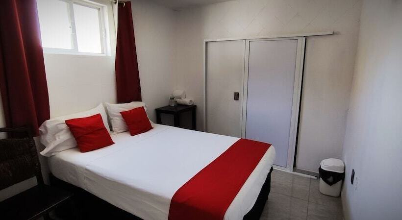 فندق Posada Laura