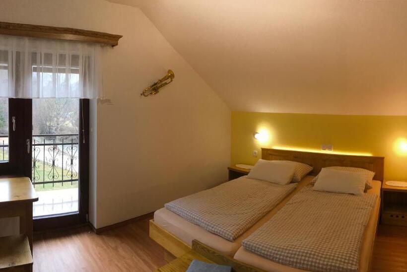 هتل Turistična Kmetija čerček