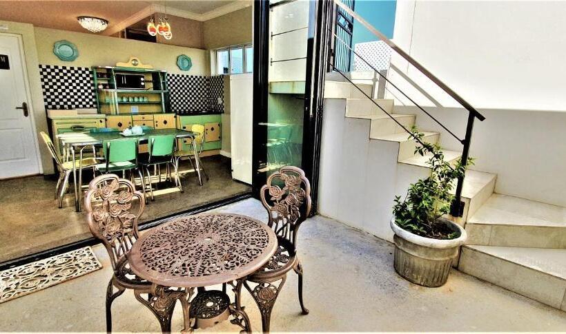 פנסיון Bakenhof Winelands Lodge