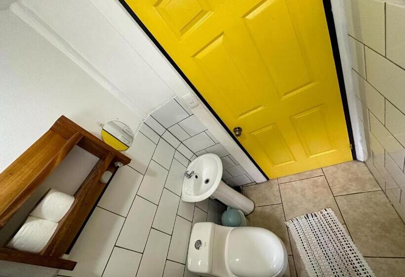 ペンション Casitas Coloradas Puerto Viejo