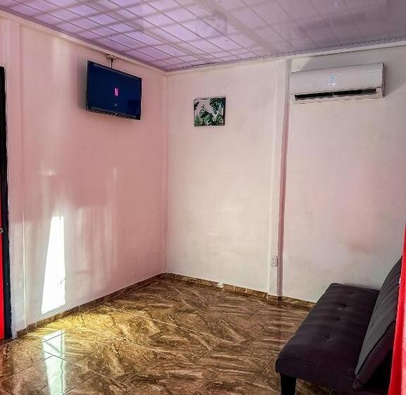 ペンション Casitas Coloradas Puerto Viejo