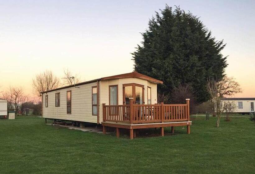 Курорт Tollerton Holiday Park