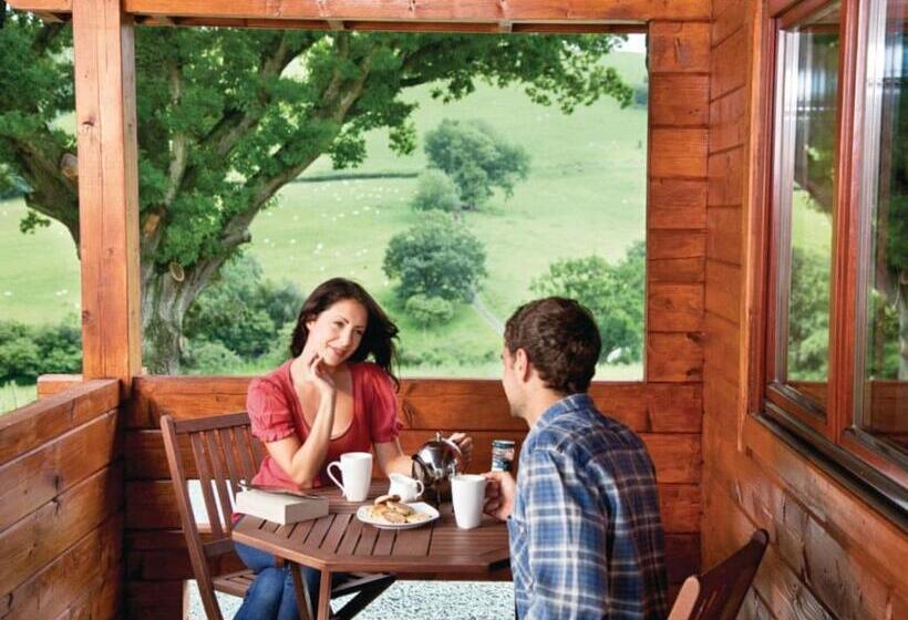 אתר נופש Trewythen Lodges