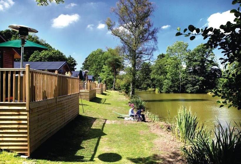 リゾートホテル Upton Lakes Lodges