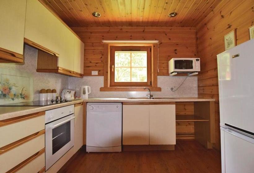 منتجع Woodside Lodges Country Park