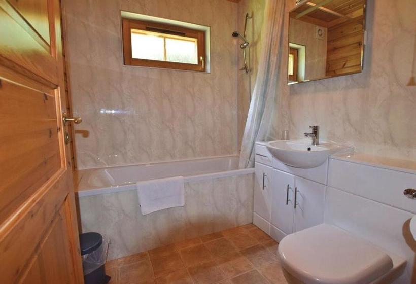 리조트 Woodside Lodges Country Park