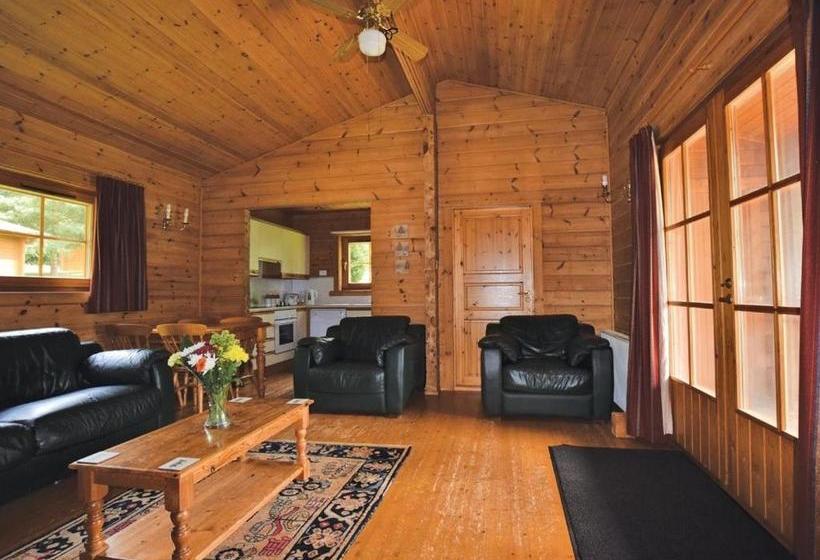 منتجع Woodside Lodges Country Park