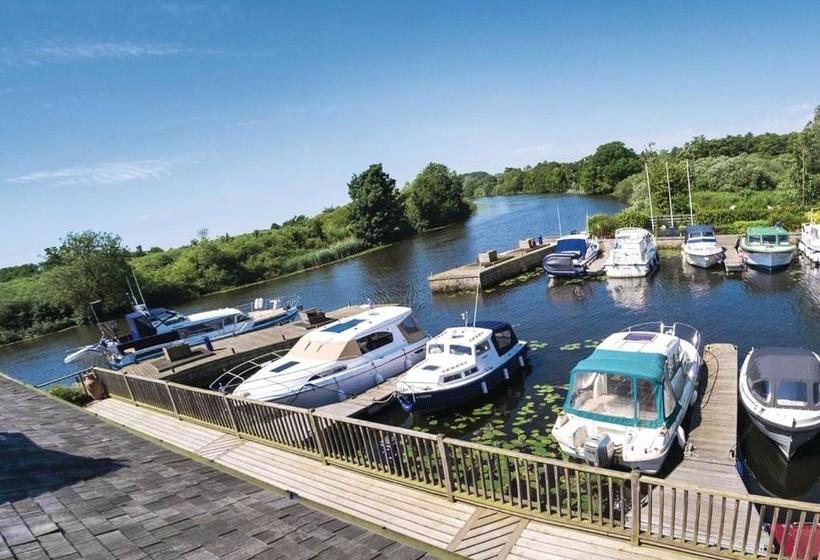 Курорт Yare View Holiday Cottages