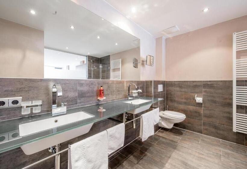 هتل Garni Christine