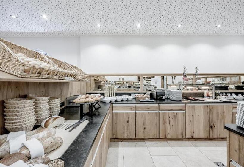 هتل Garni Christine