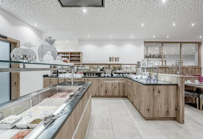 هتل Garni Christine