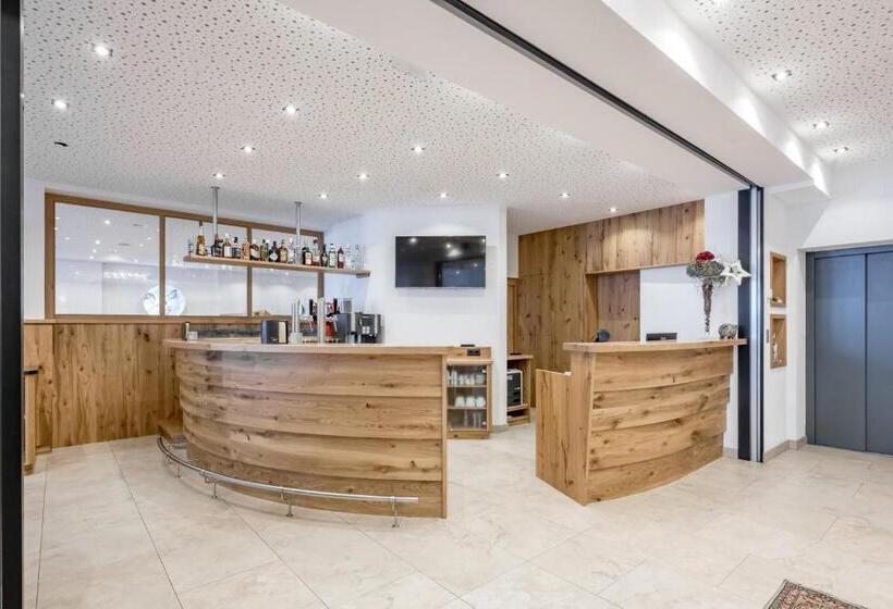 هتل Garni Christine