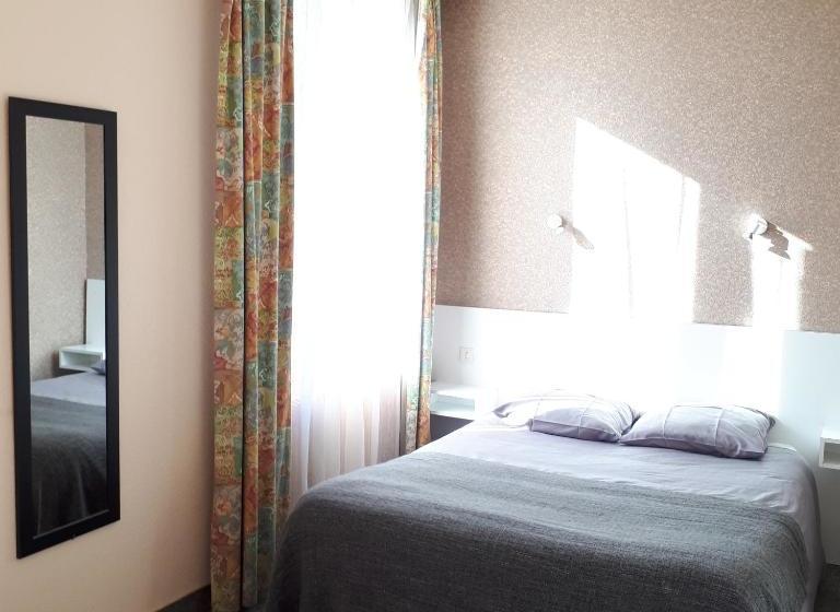 Отель Le Saint Christophe