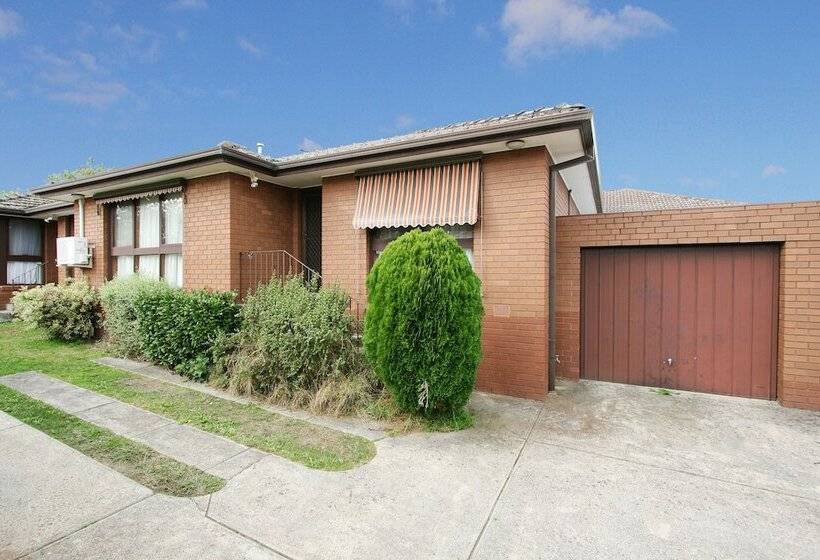 40 Thames Holiday Unit