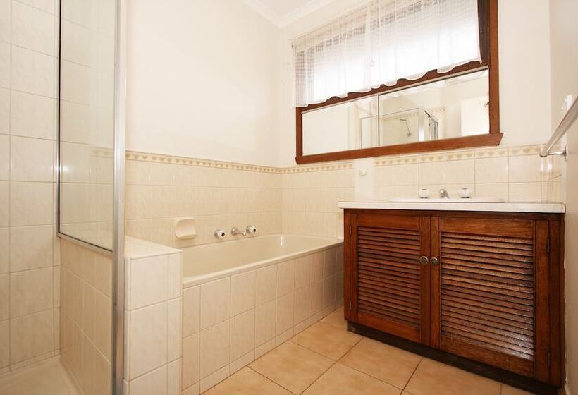 40 Thames Holiday Unit