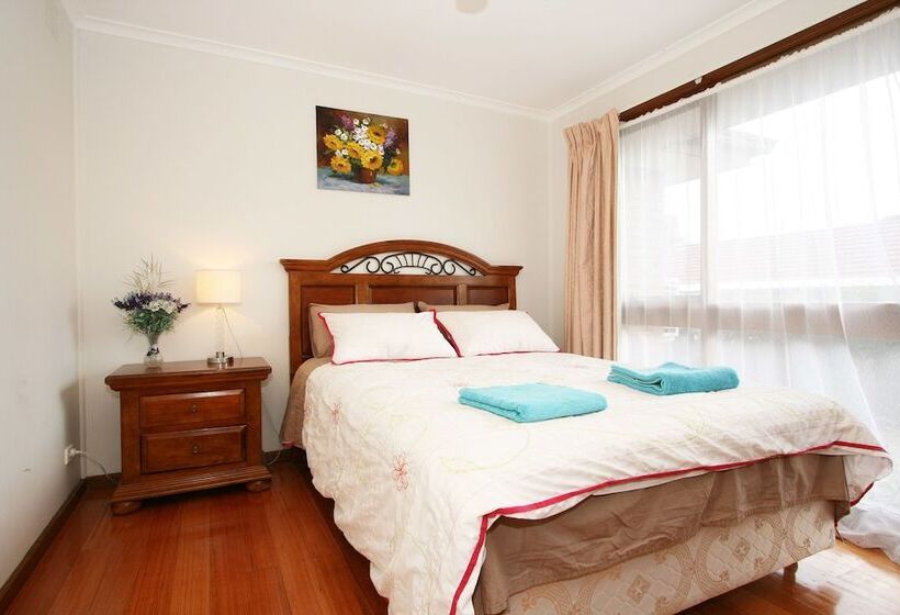 40 Thames Holiday Unit