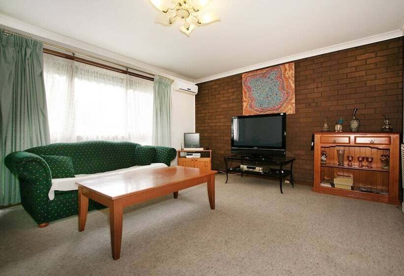 40 Thames Holiday Unit