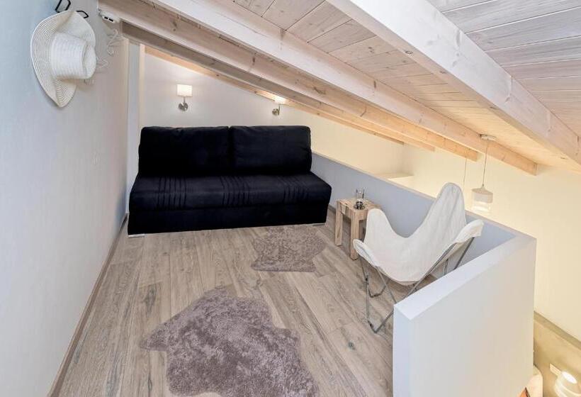 Aenaon Seaview Villa